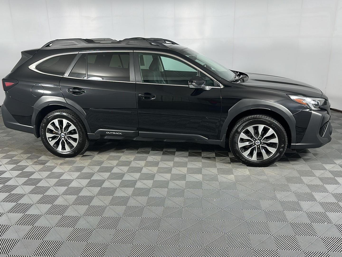 Used 2024 Crystal Black Silica Subaru Limited image 4