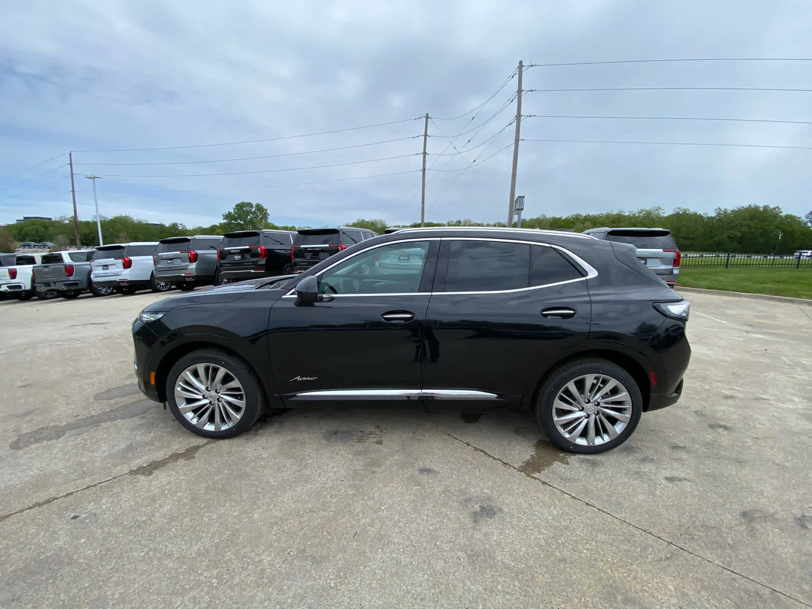 New 2026 Ebony Twilight Metallic Buick Avenir image 5