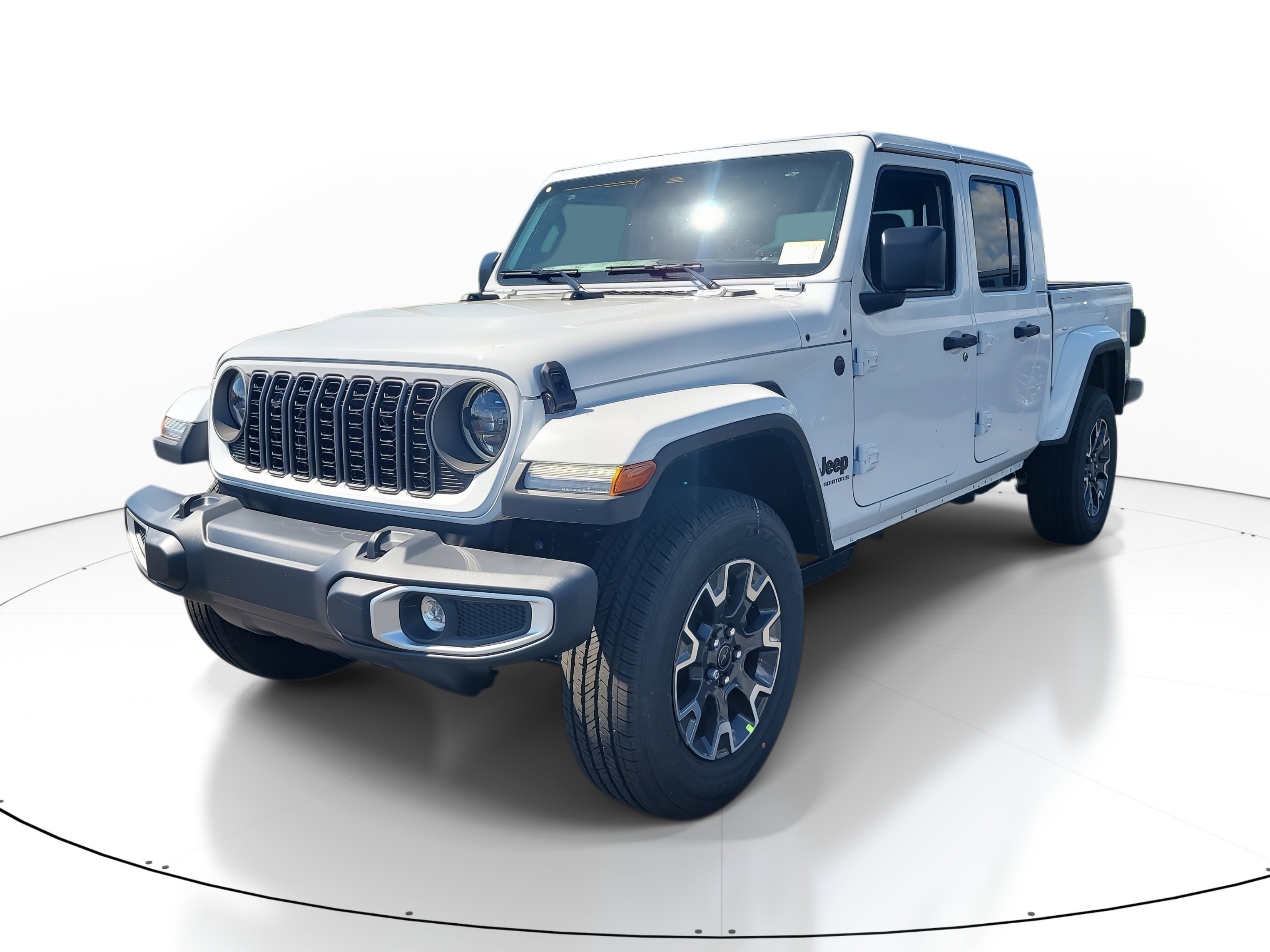 New 2026 Bright White Clear-Coat Exterior Paint Jeep Sahara image 4