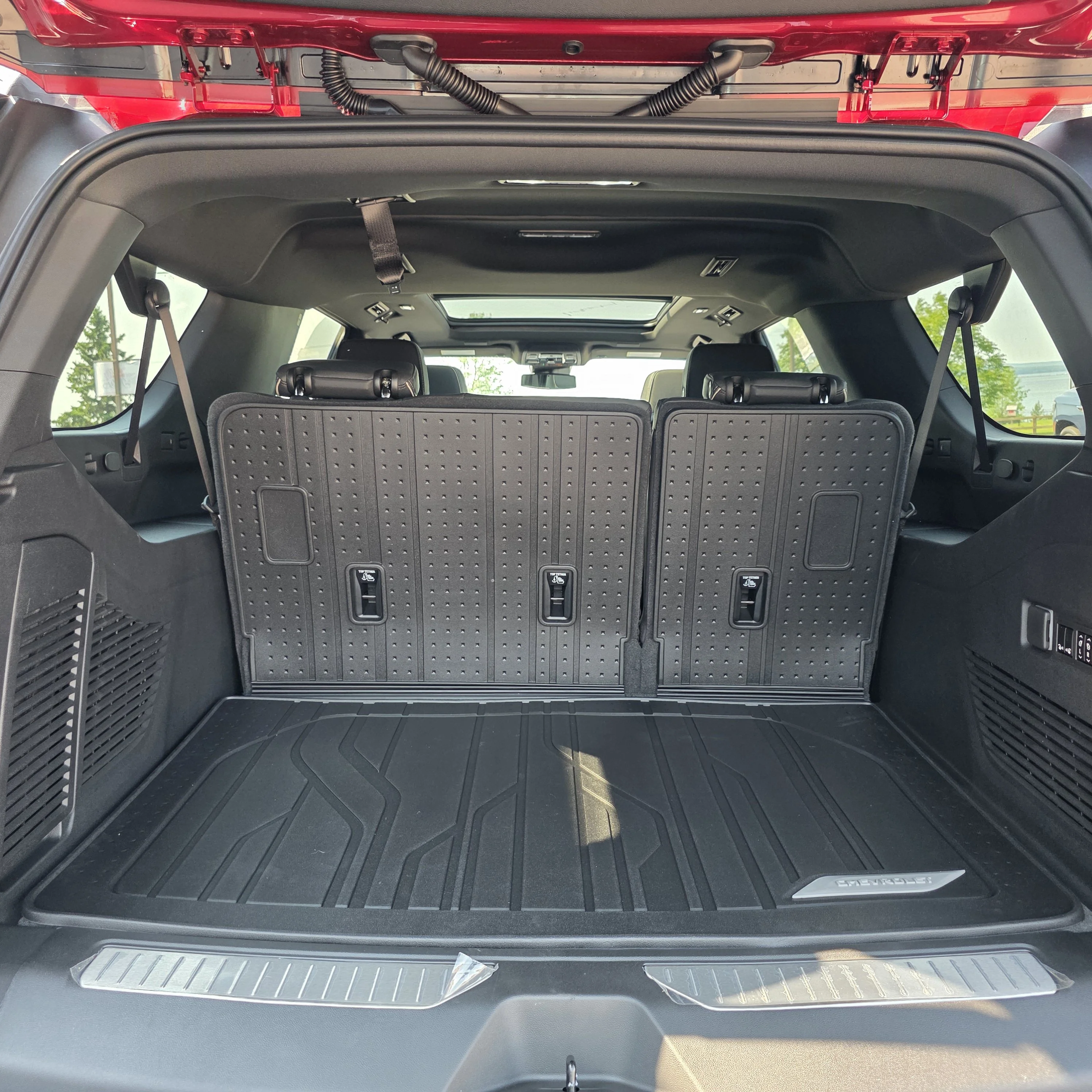 2026 Chevrolet Suburban Premier - Photo 17