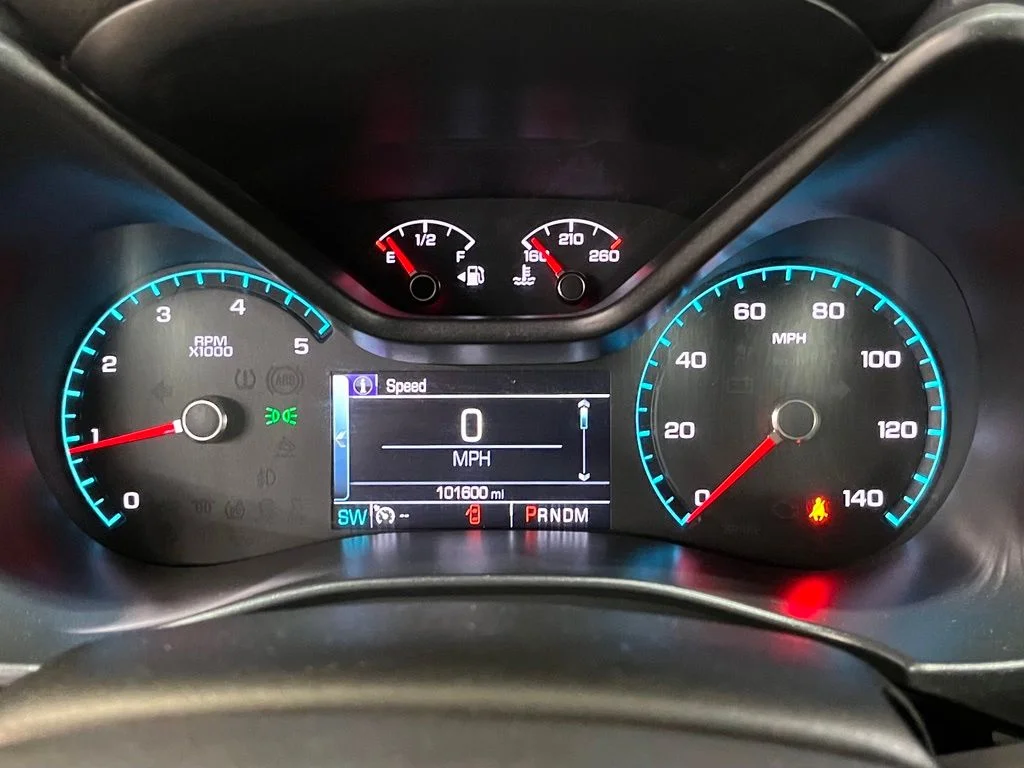 Used 2016 Silver Chevrolet Z71 image 19