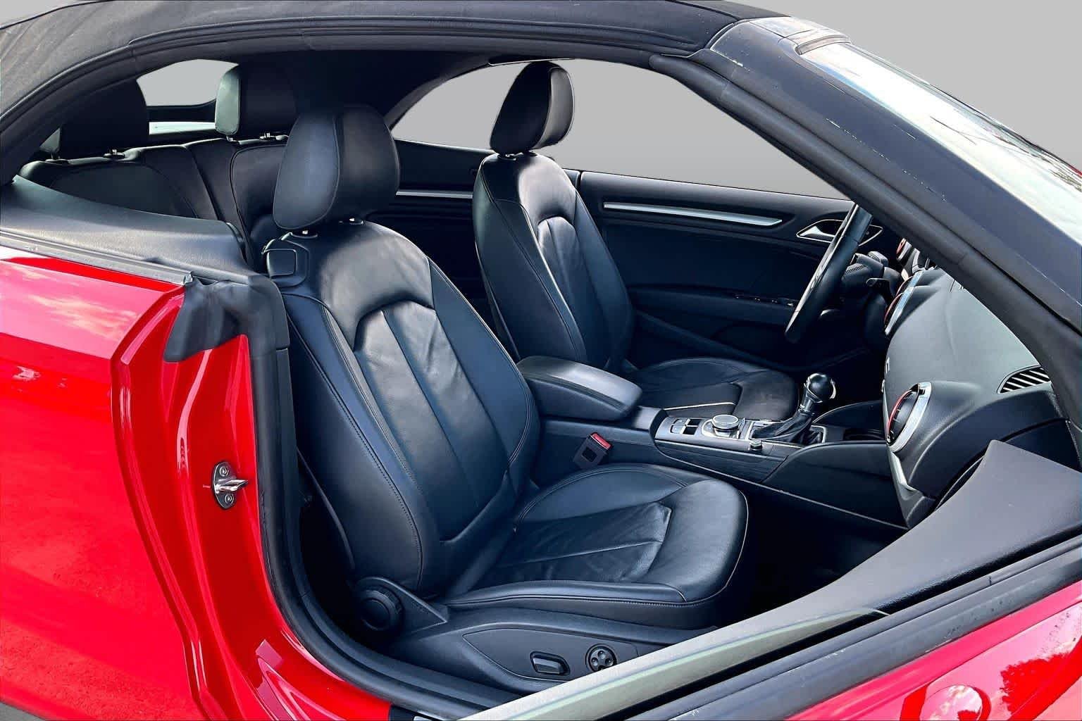 Used 2018 Tango Red Metallic/Black Roof Audi Premium image 9