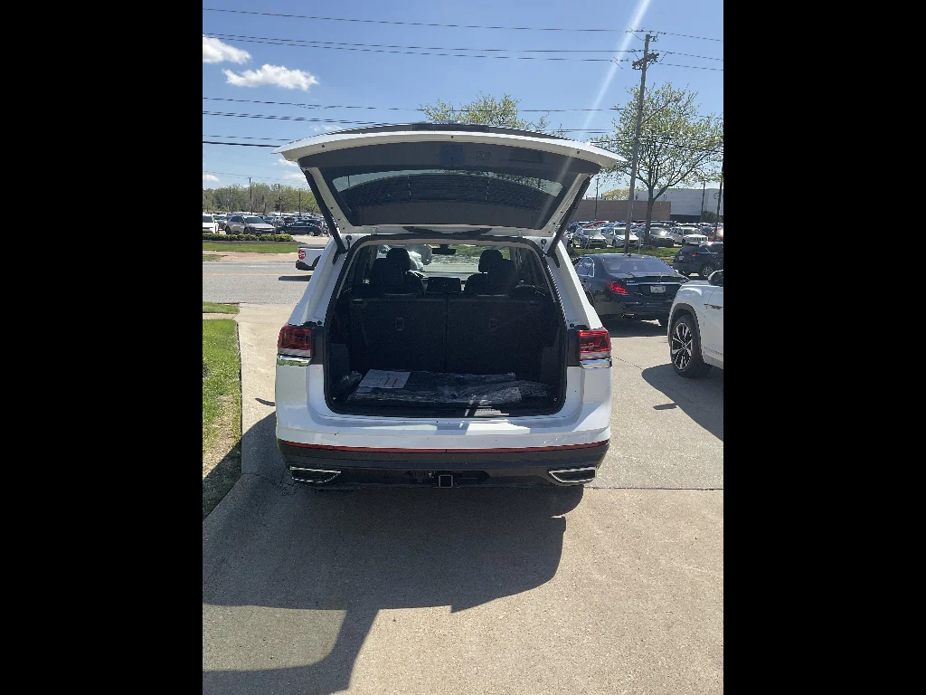 New 2026 Opal White Pearl Volkswagen SE 4Motion image 5