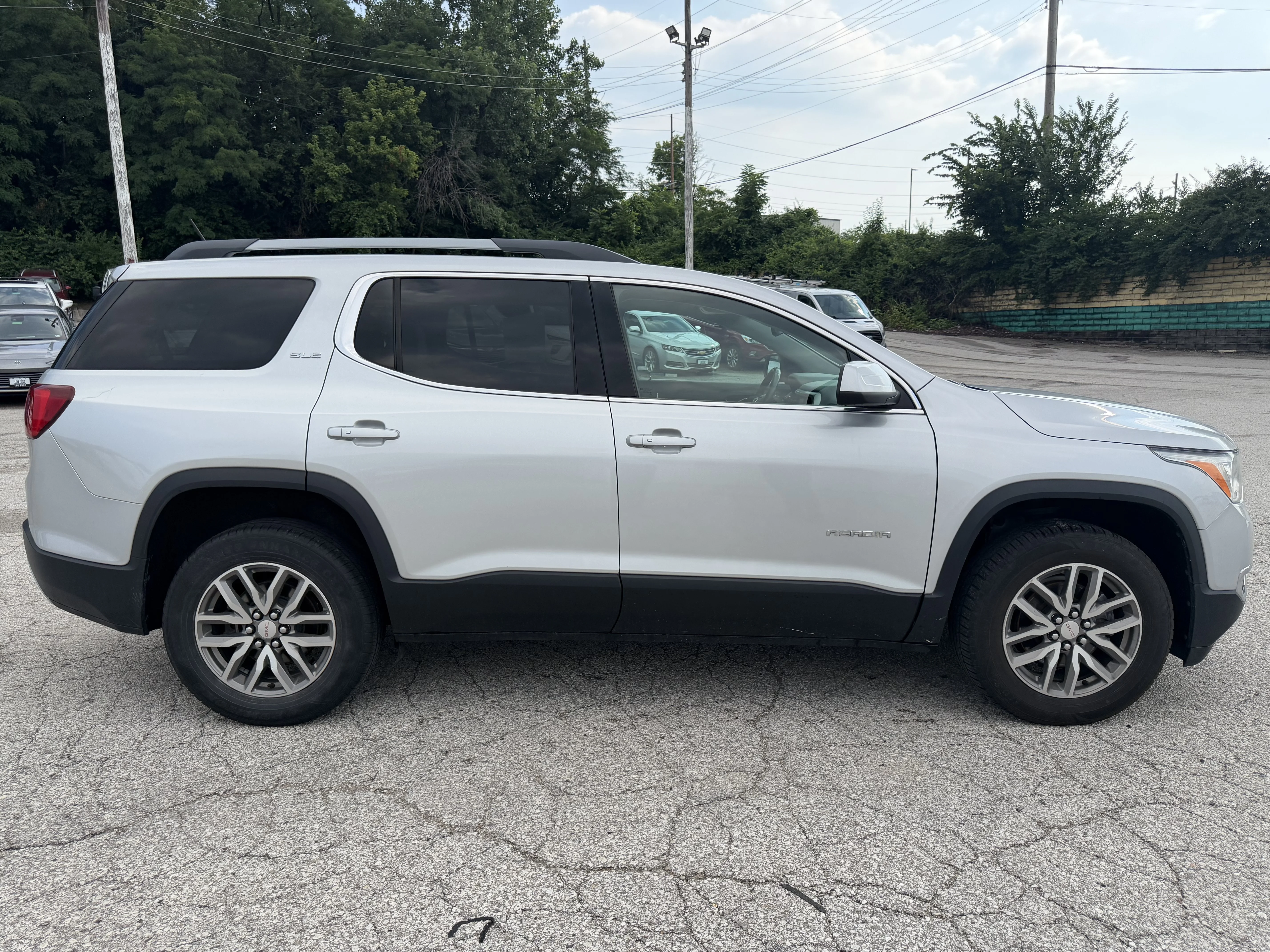 Used 2019 Quicksilver Metallic GMC SLE image 8