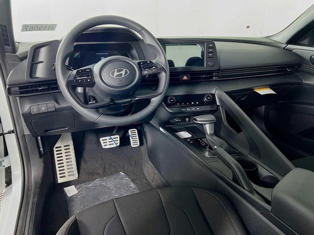 New 2026 Serenity White Hyundai SEL Sport image 7