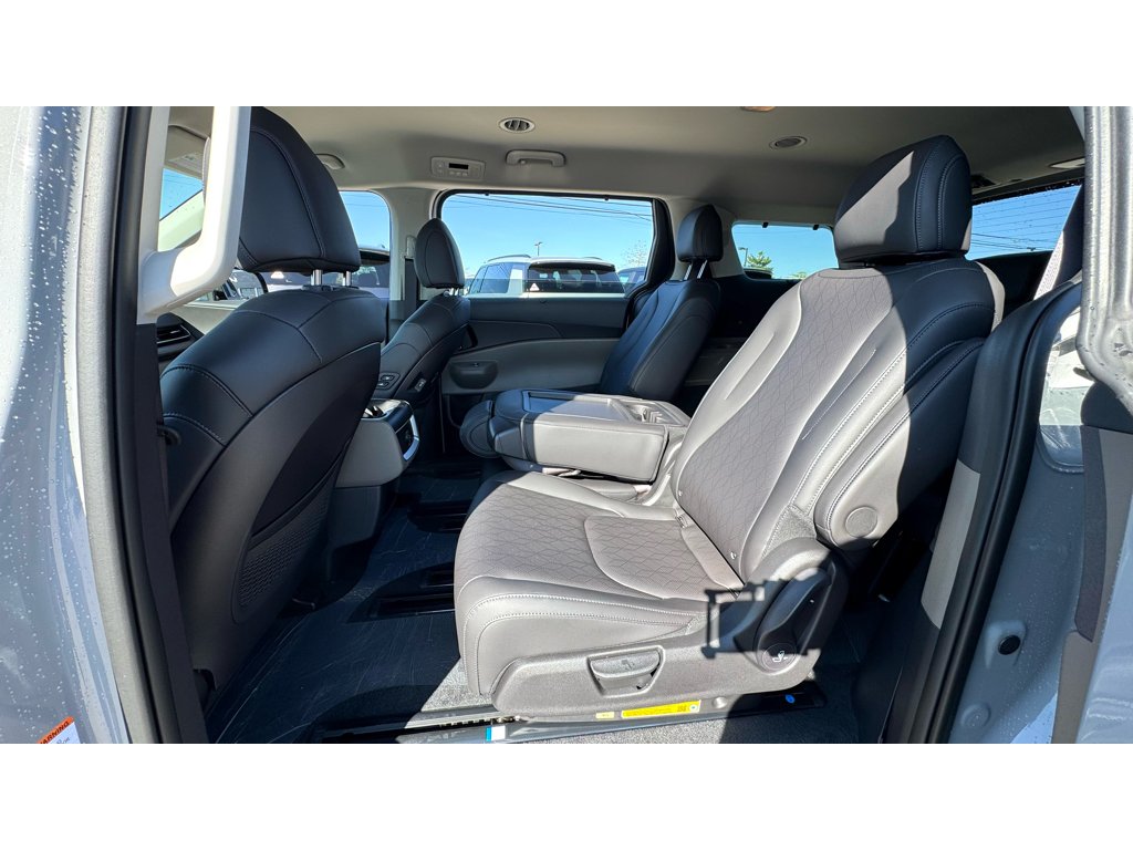 New 2027 Ceramic Silver Kia EX image 23