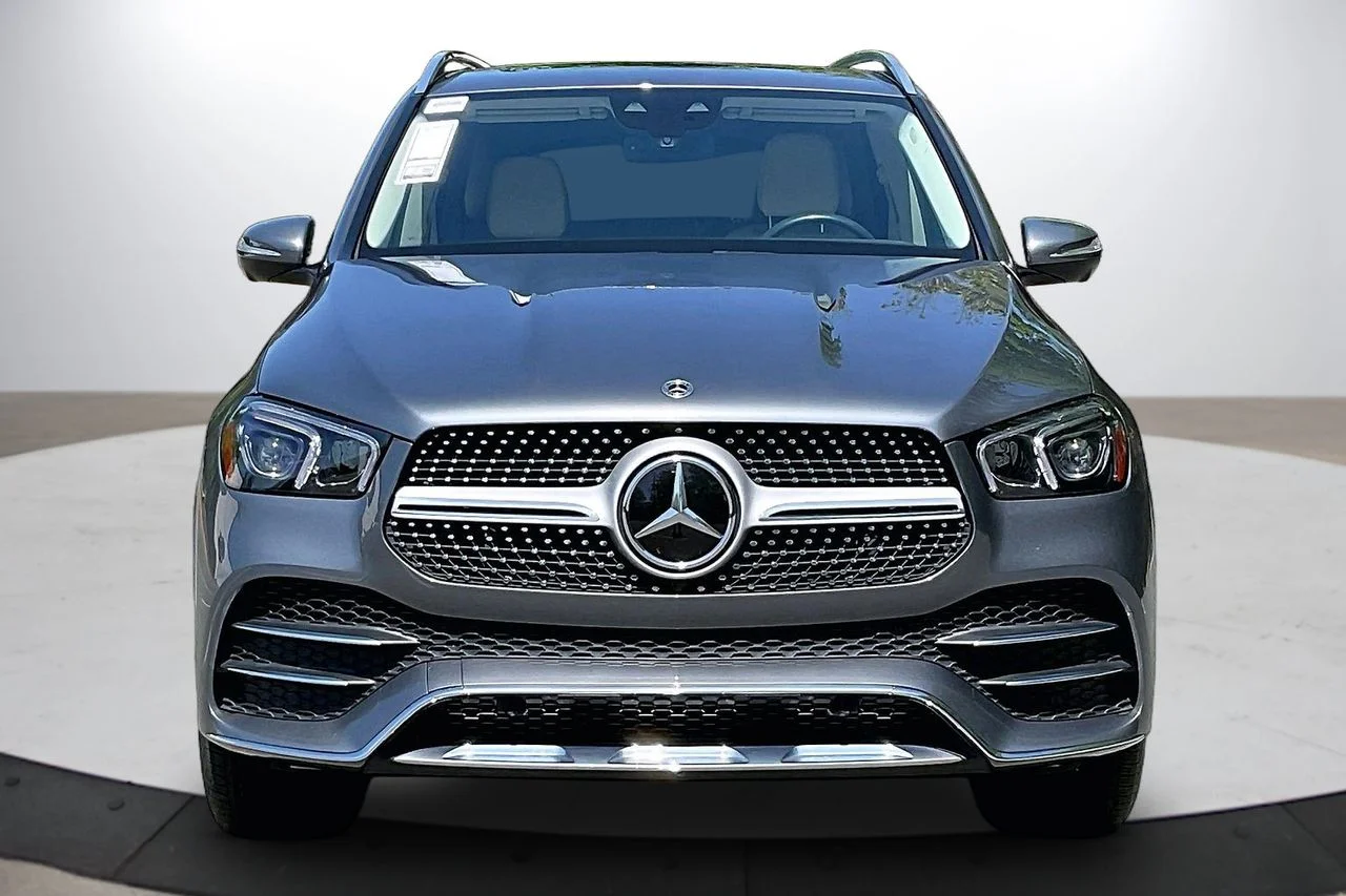 Certified Used 2023  Mercedes-Benz GLE 450 image 3
