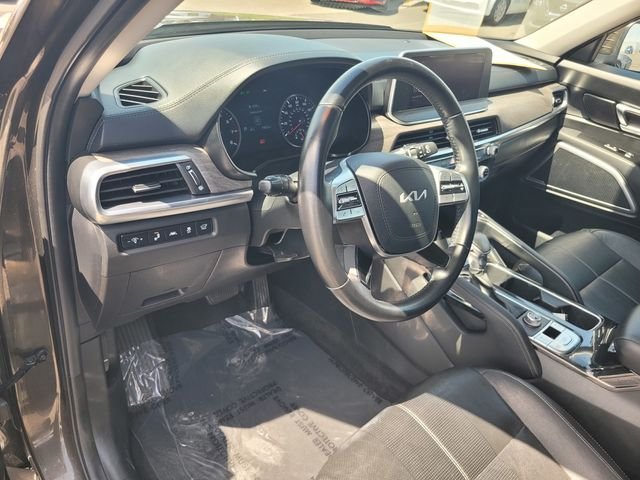 Used 2022 Green Kia EX image 12