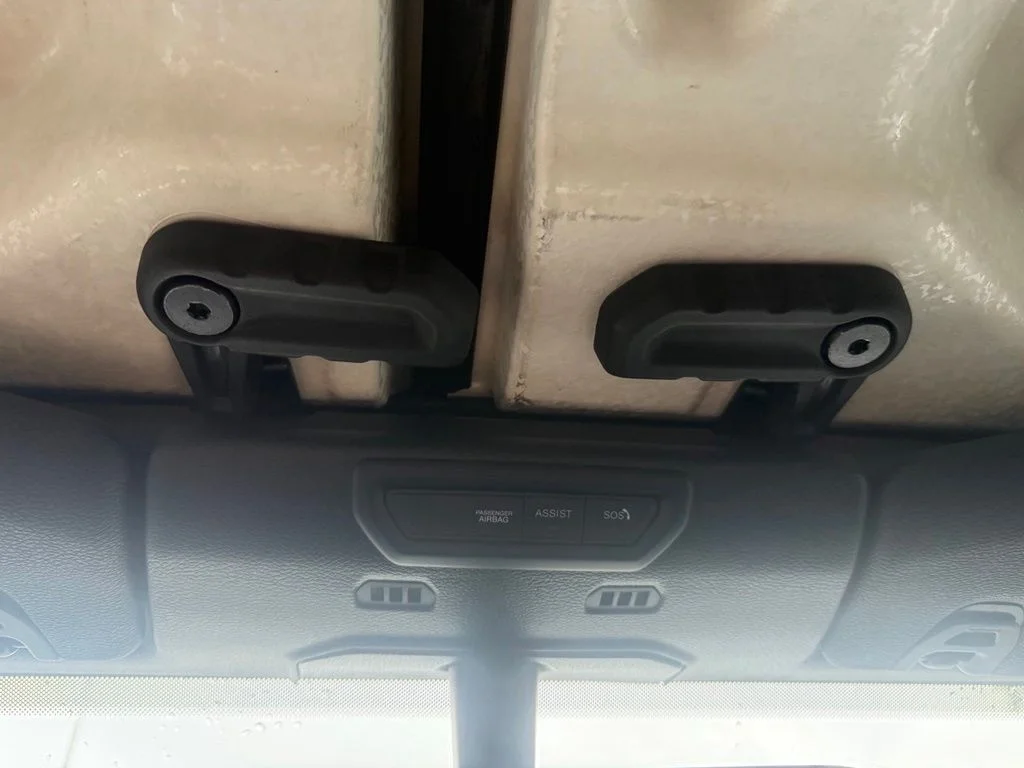 Used 2020 Green Jeep Overland image 33