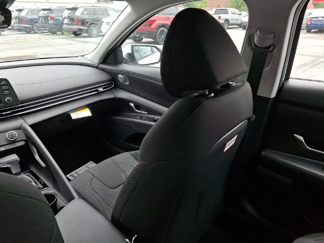 New 2026 White Hyundai SE image 11