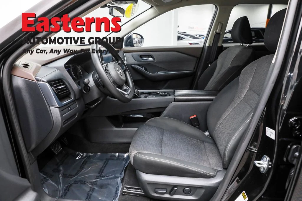Used 2022 Black Nissan SV image 7