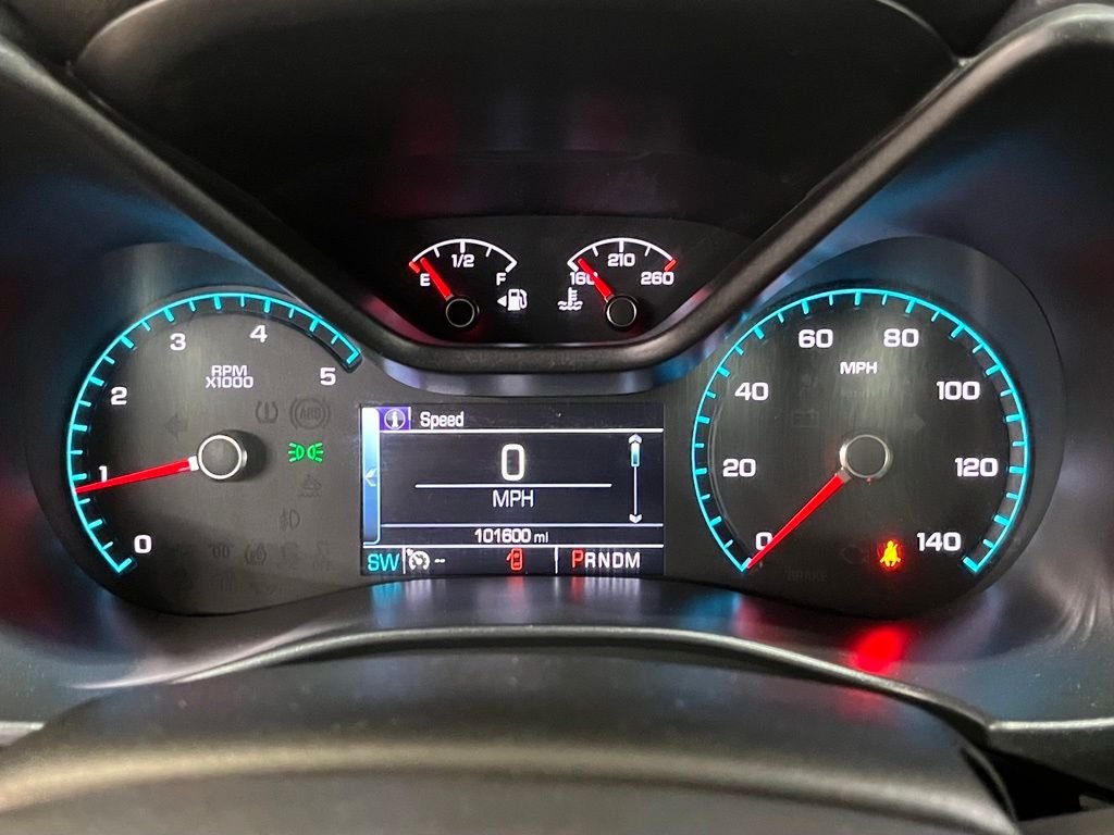 Used 2016 Silver Ice Metallic Chevrolet Z71 image 19