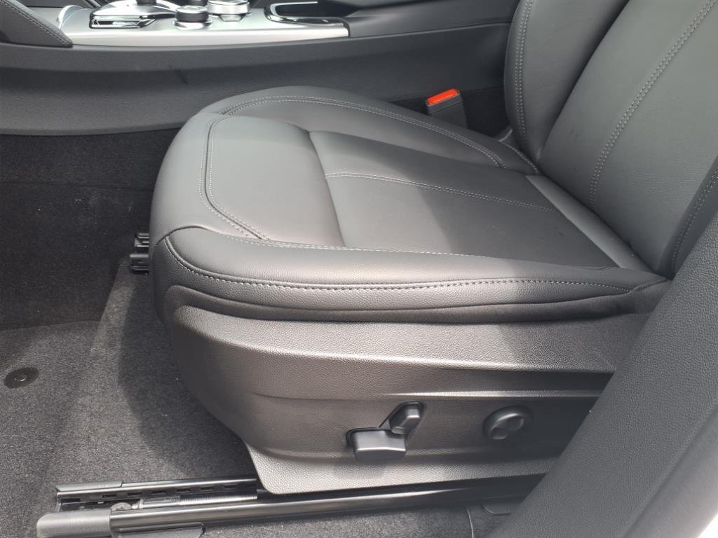 2025 Alfa Romeo Stelvio Base - Photo 6