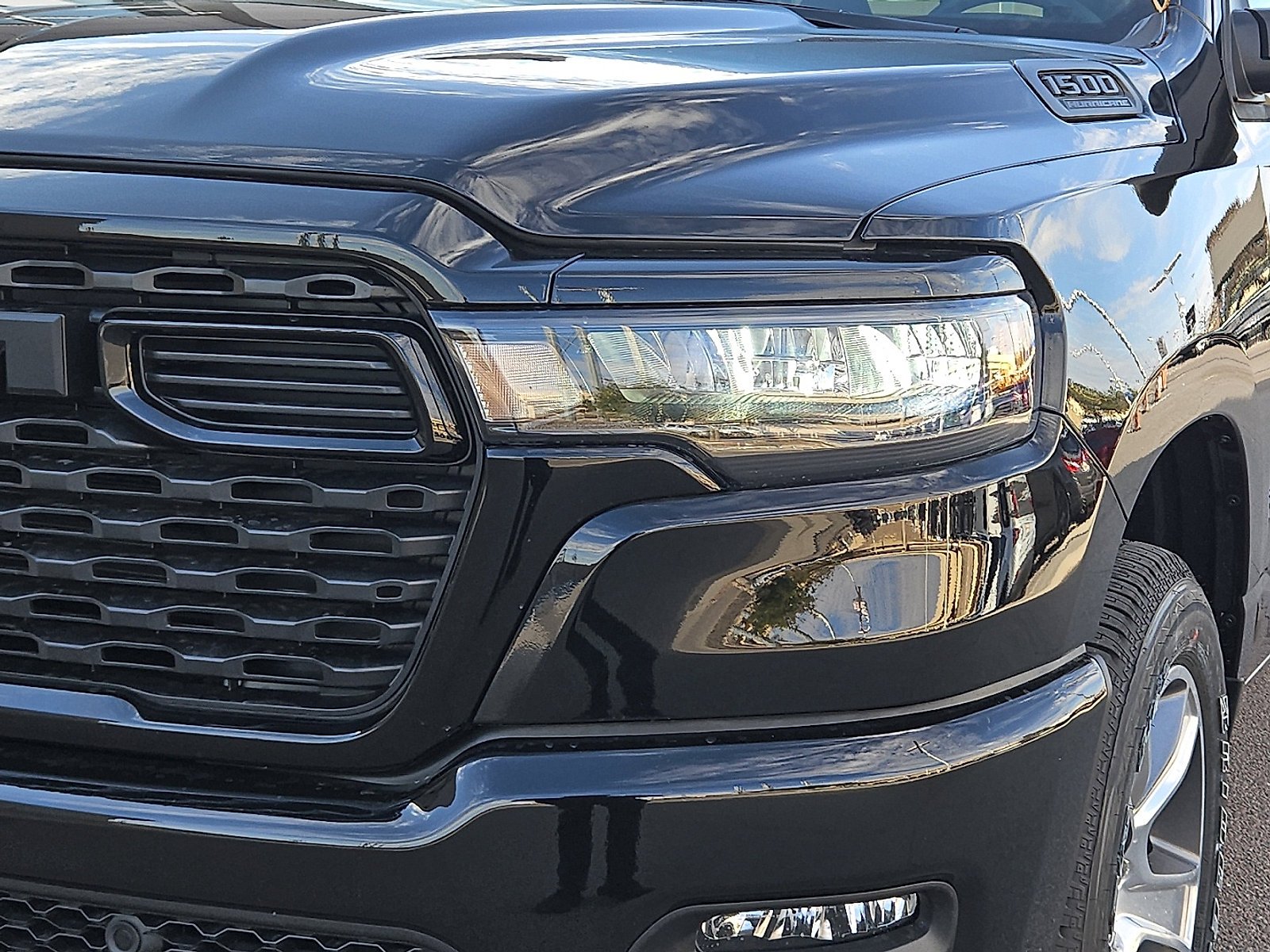New 2026 Diamond Black Crystal Pearl-Coat Exterior Paint RAM Express image 5