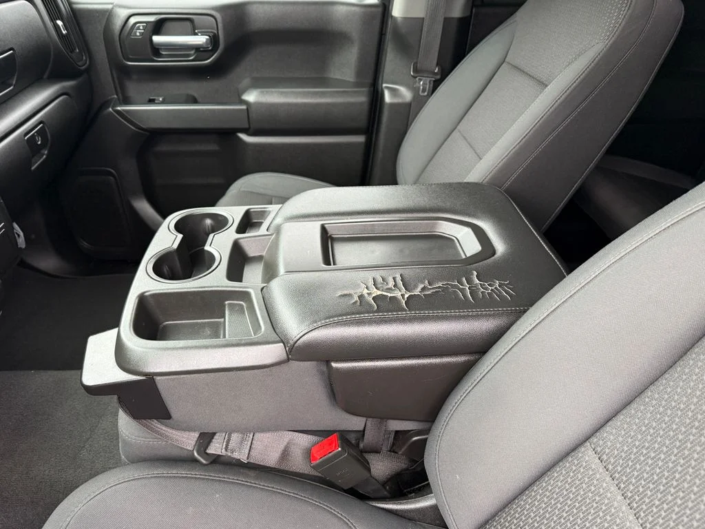 Used 2019 Black Chevrolet Custom image 19