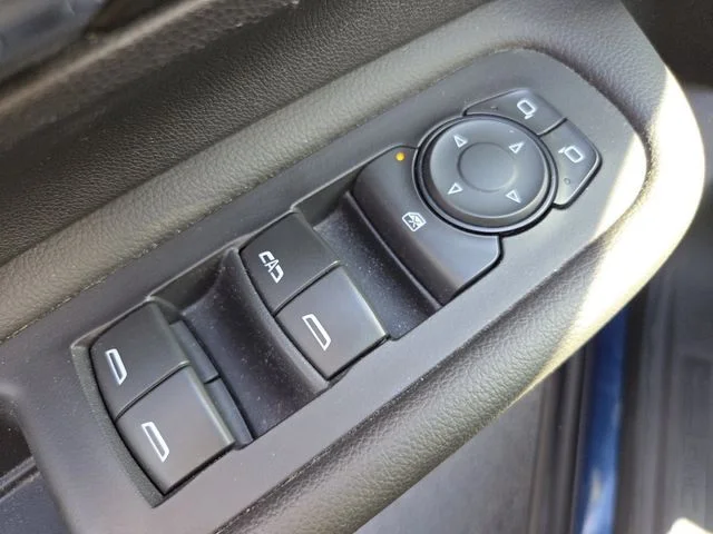 Used 2023 Marine Metallic GMC SLE image 26