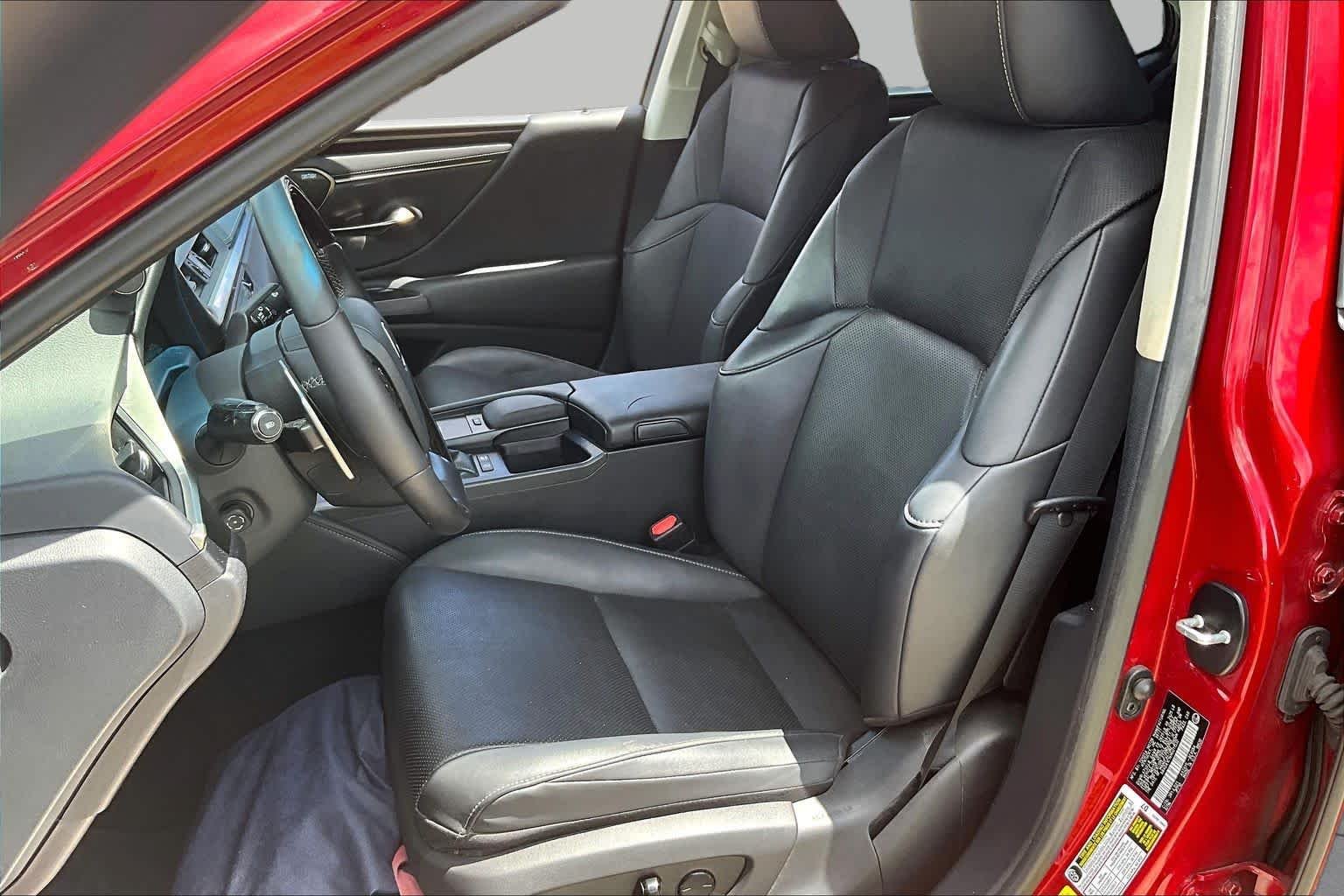 Used 2021 Matador Red Mica Lexus  image 8