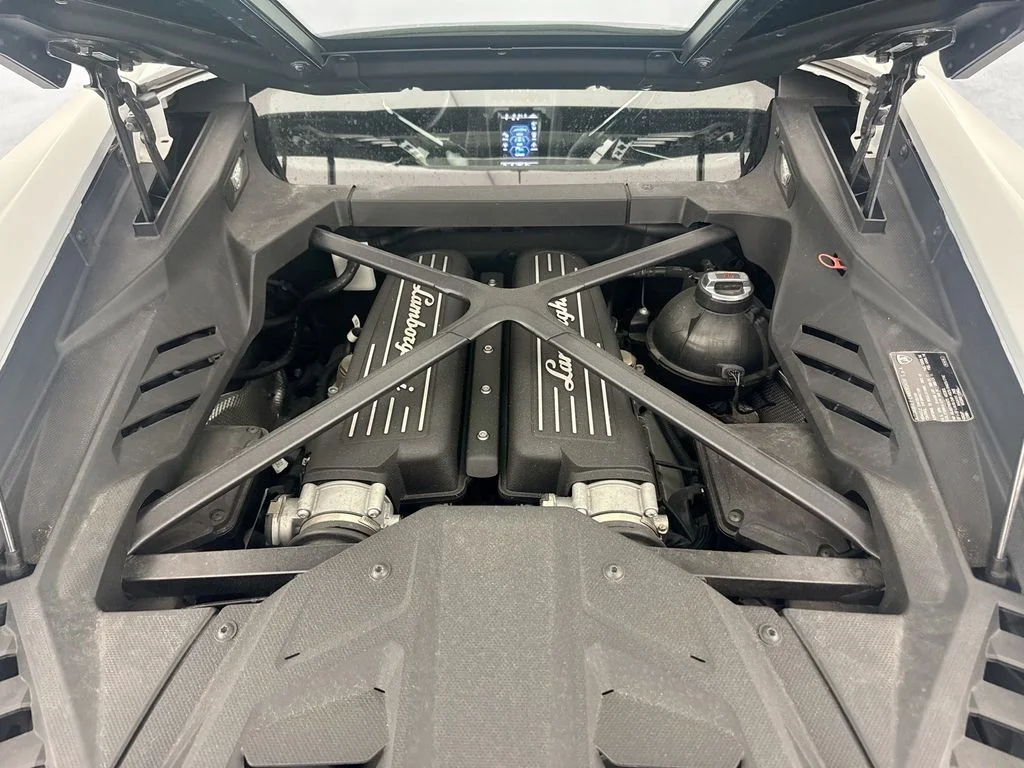 Used 2022 Grigio Hati Metallic Lamborghini Base image 34