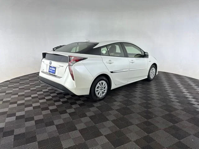 Used 2016  Toyota Two image 6