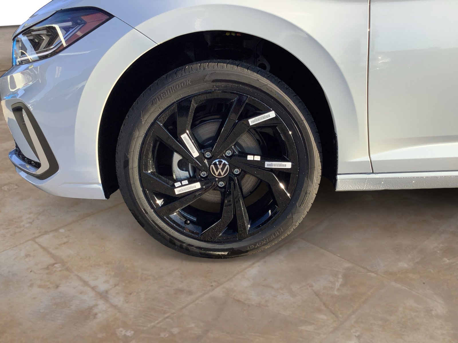 New 2026 Opal White Pearl Volkswagen SE image 11