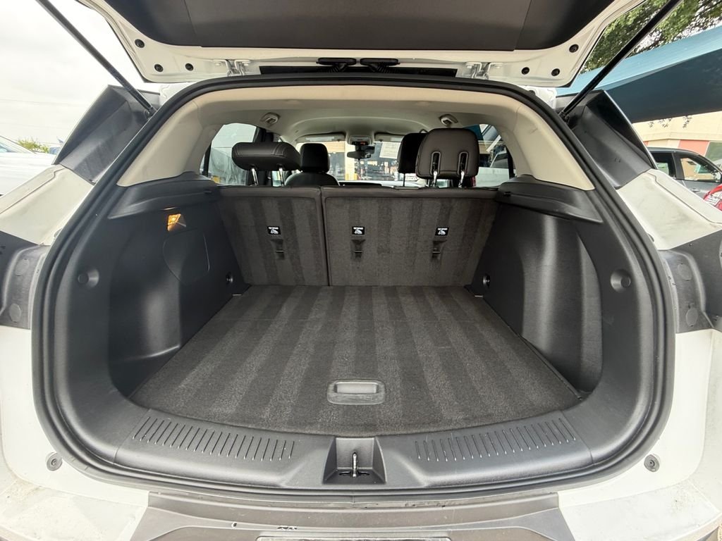 Used 2025 White Buick Preferred image 19
