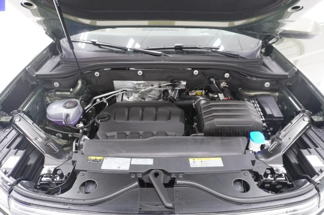 New 2026 Avocado Green Pearl Volkswagen 2.0T SEL image 37