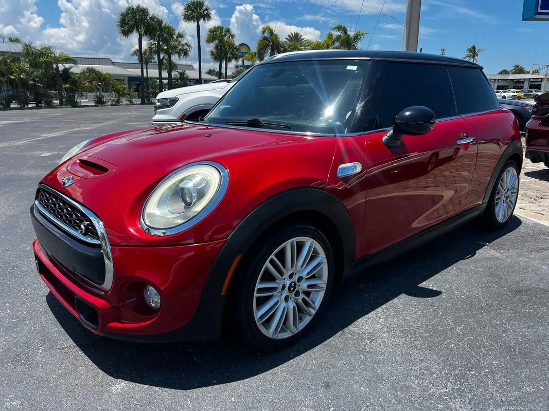 Used 2015  MINI Cooper S image 2