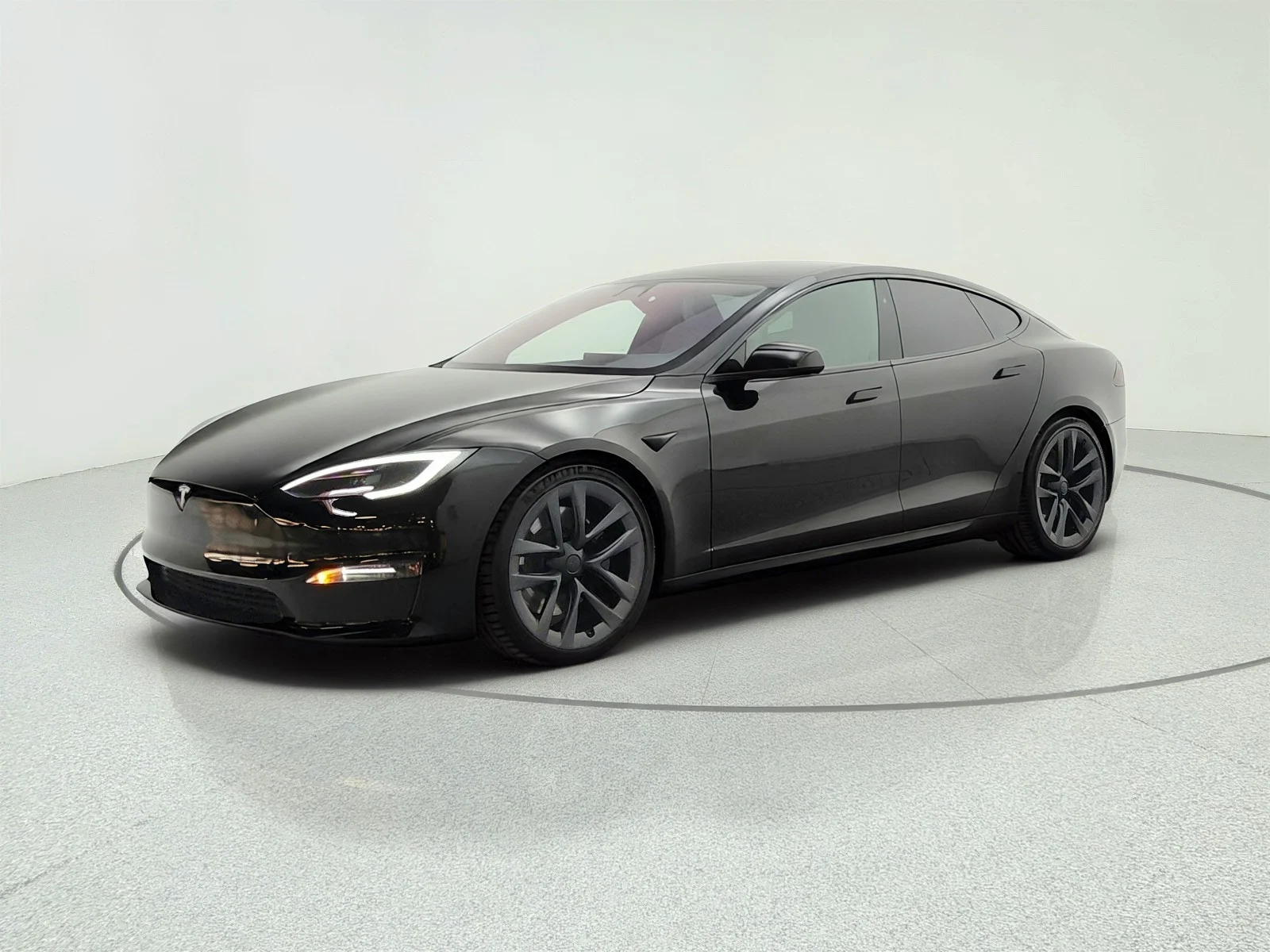 2022 Tesla Model S Plaid's photo
