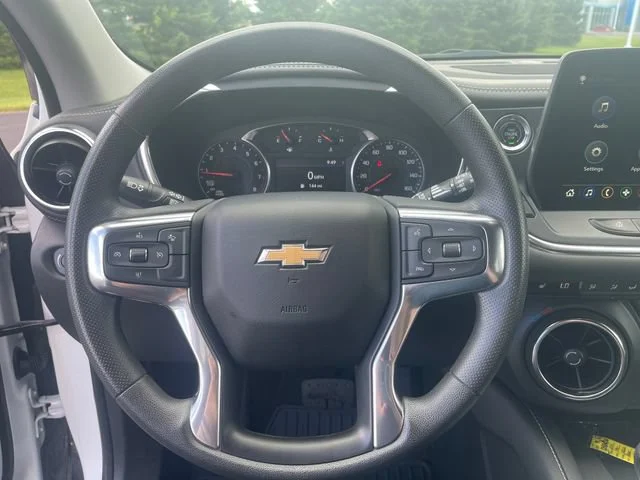 Used 2024 Summit White Chevrolet 2LT image 17
