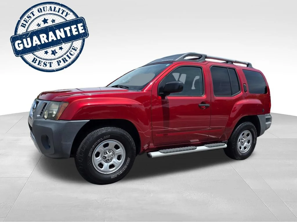 Used 2015 Red Nissan X image 2