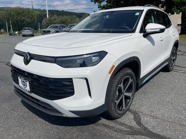 New 2026 Pure White Volkswagen 2.0T SE image 1
