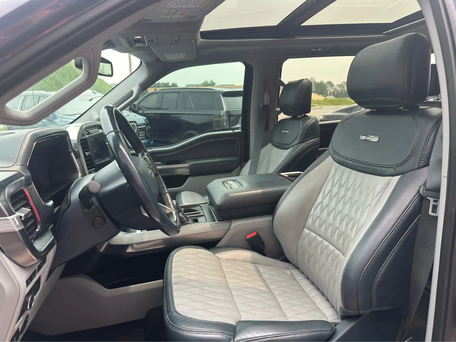 Used 2021 Smoked Quartz Metallic Tinted Clearcoat Ford Limited image 8