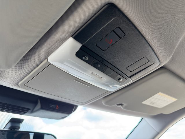 Used 2022  Mitsubishi ES image 27