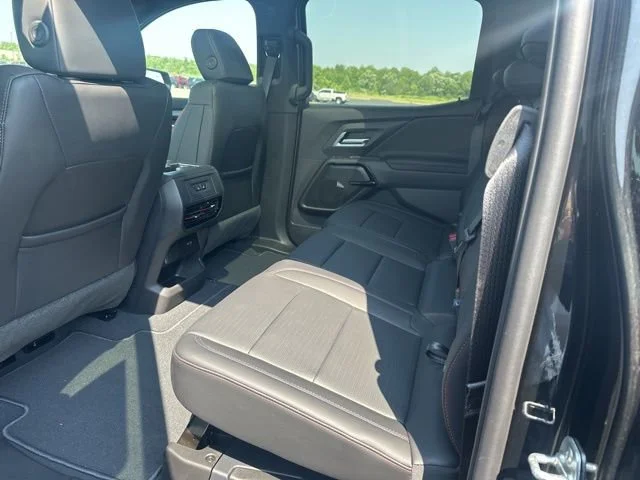 2025 Chevrolet Silverado EV RST - Photo 13