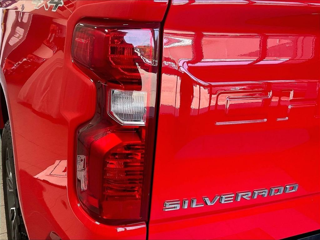 Used 2023 Red Chevrolet LT image 34