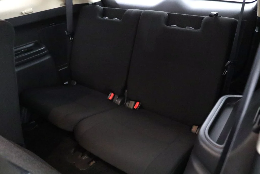 Used 2018 Black Mitsubishi ES image 14