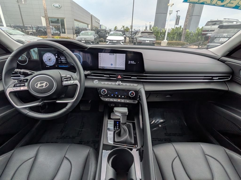2026 Hyundai Elantra Limited - Photo 28