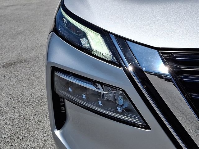 Used 2021 Silver Nissan SV image 11