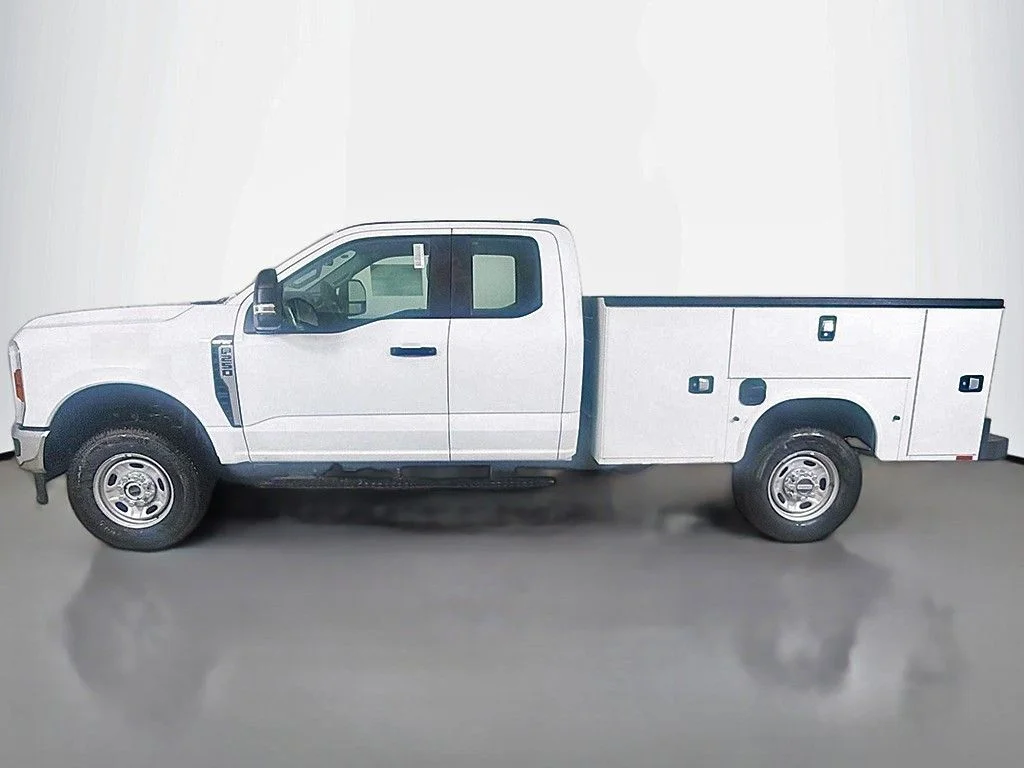 New 2026 Oxford White Ford F-250® XL image 10