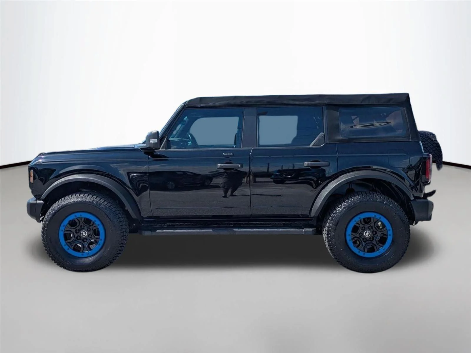 Used 2022 Shadow Black Ford Wildtrak image 8