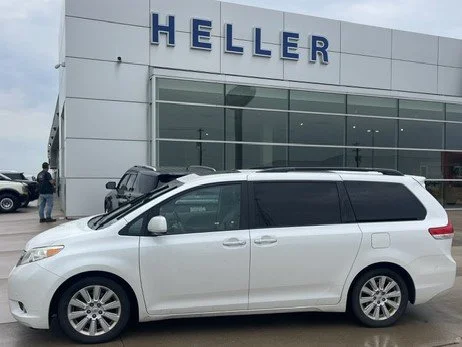 Used 2012 Blizzard Pearl Toyota Limited image 3