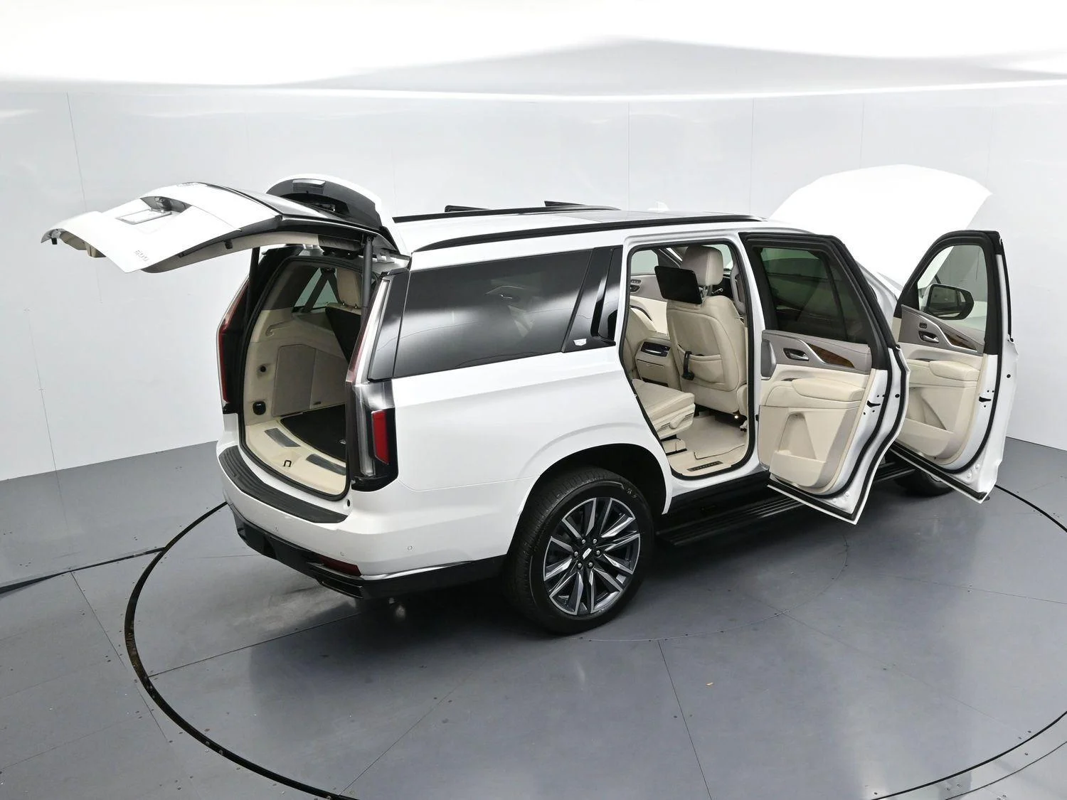 Used 2024 Crystal White Tricoat Cadillac Sport Platinum image 53