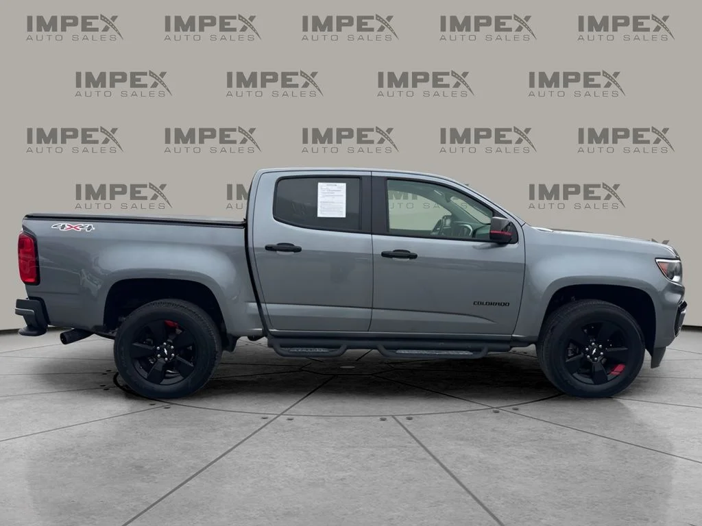 Used 2021 Gray Chevrolet LT image 6