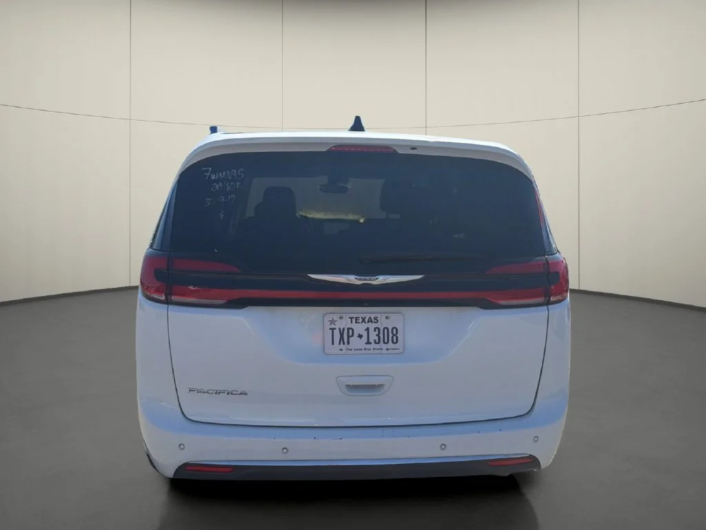 Used 2024 White Chrysler Touring L image 6