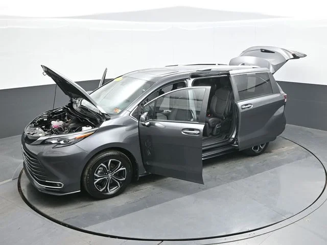 2025 Toyota Sienna Platinum - Photo 28