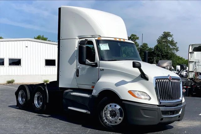 Pre-Owned 2021 International LT625 6x4 Day Cab