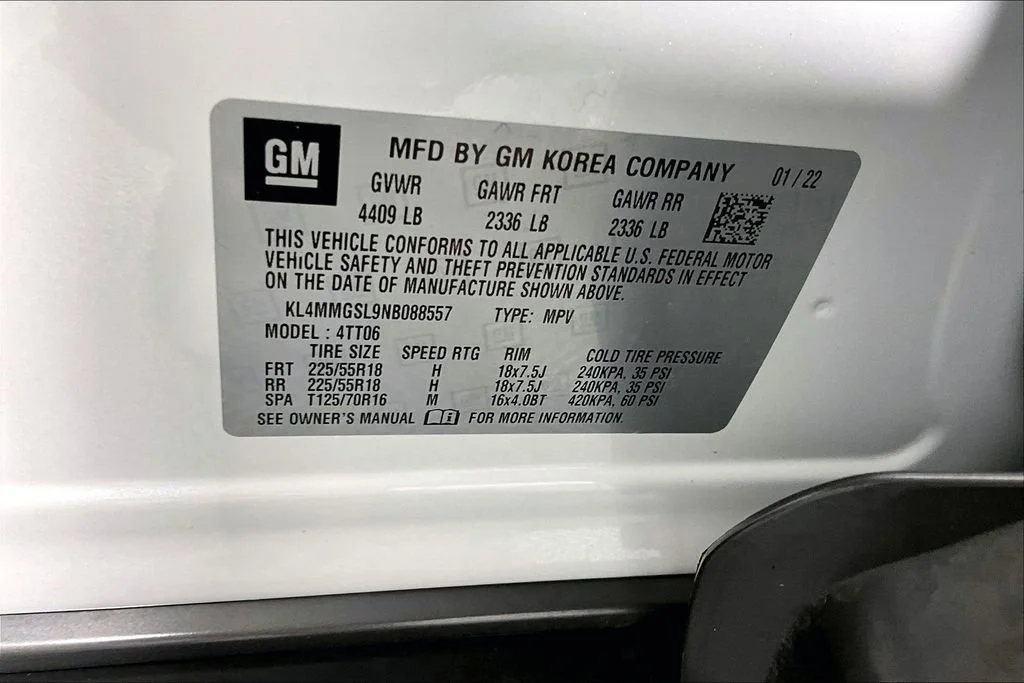 Certified Used 2022 White Frost Tricoat Buick Essence image 18