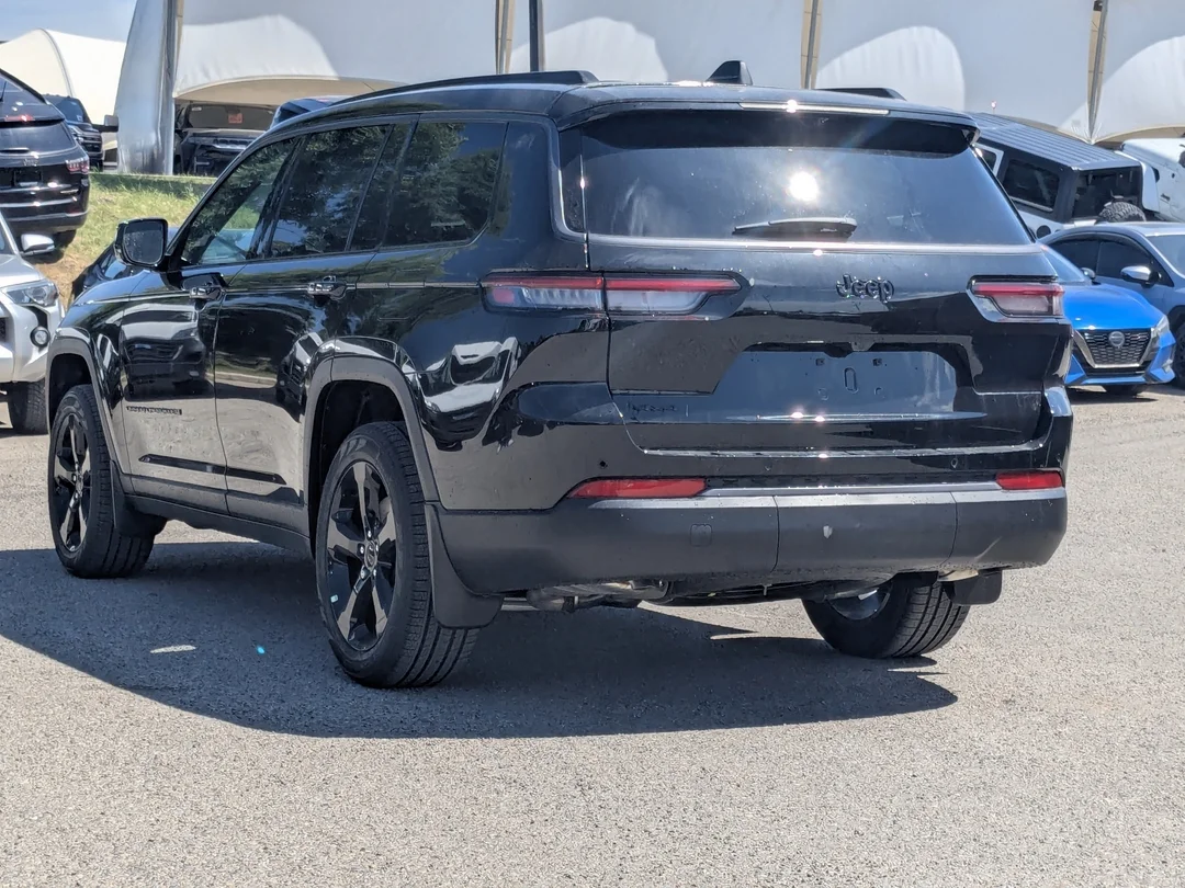 New 2026 Black Jeep Limited - - 4x4 - Dual- Pane Panoramic Sunroof - Trailer Tow Pkg - 9 Spkr/Subwoofer & More! image 6