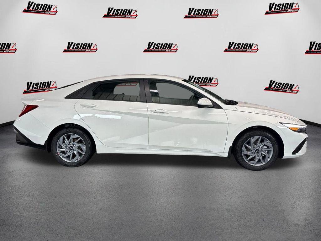 New 2026 White Hyundai Blue image 4