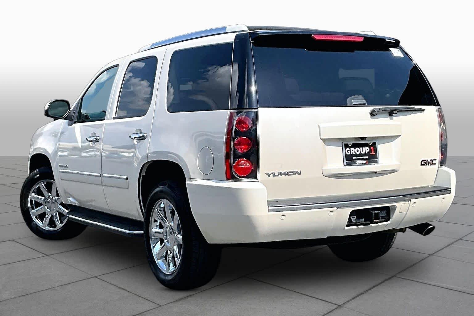 Used 2012 White Diamond Tricoat GMC Denali image 11